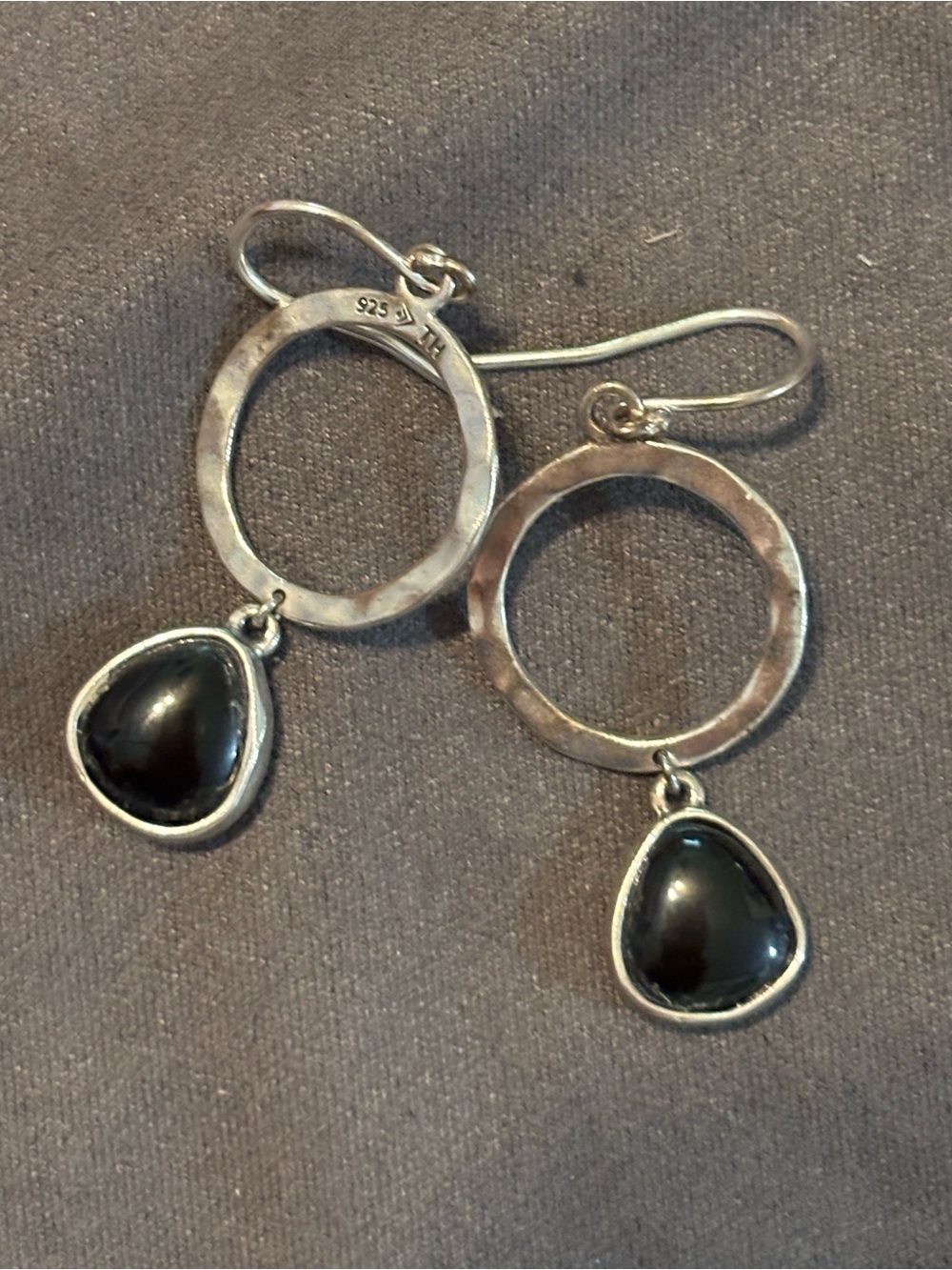 Silpada.925 Sterling Silver Black Stone Circle Drop Earrings
